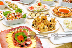 Menu 3 bàn ăn 10 khách